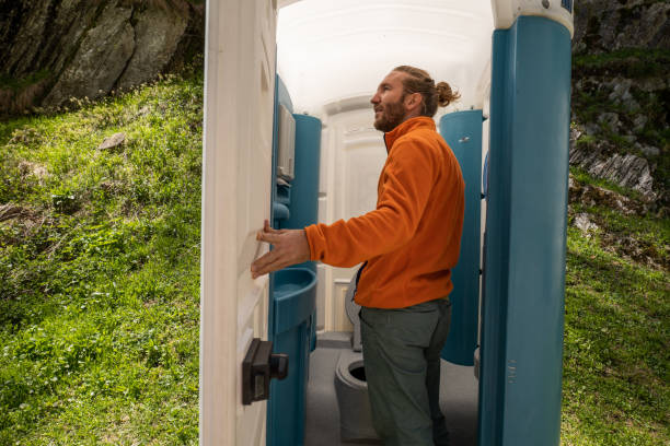 Best Portable toilet rental cost  in Hoisington, KS