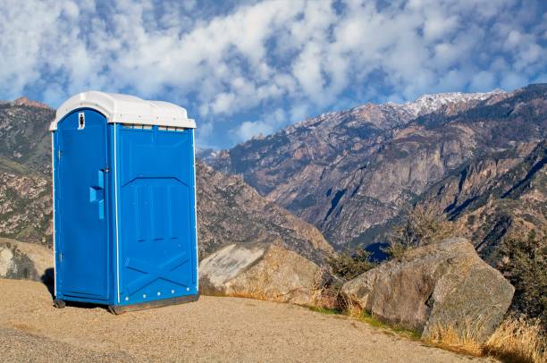 Best Luxury portable toilet rental  in Hoisington, KS