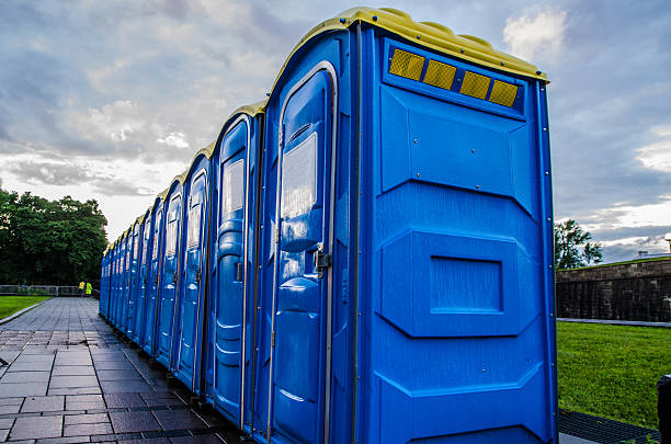 Best Porta potty rental near me  in Hoisington, KS